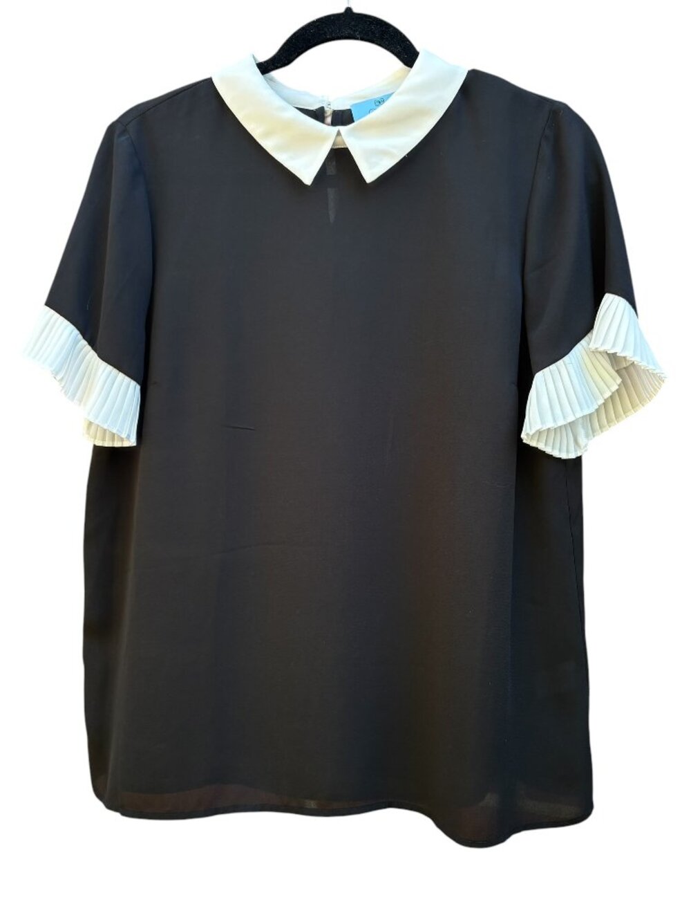CeCe Black & White Pointed Collar Pleated Sleeve Blouse Womens Size M